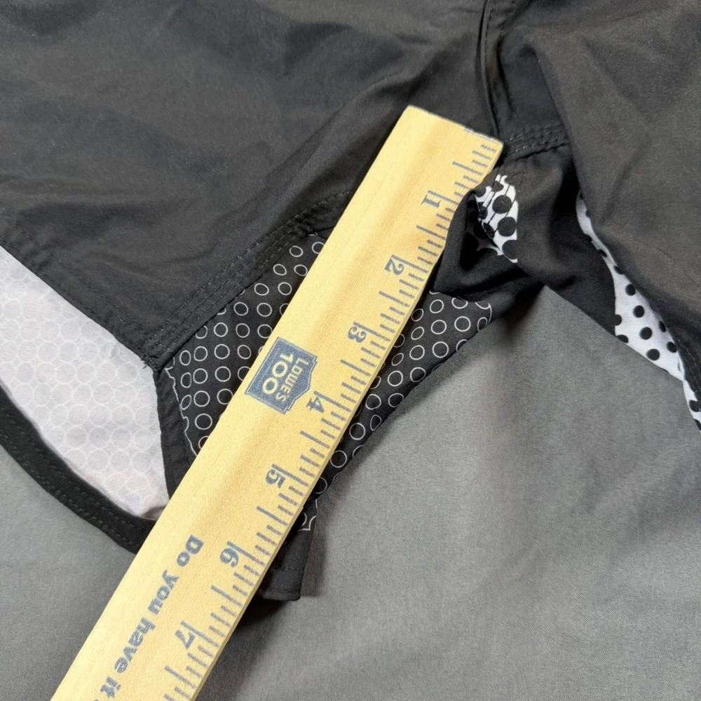Venum Fight Team MMA Shorts Mens XL Black White Combat Training Trunks